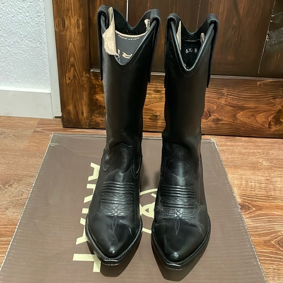 Ariat Shoes - Ariat Josefina boots 6.5
